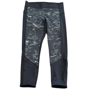 Under Armour Gray Active Leggings size medium EUC